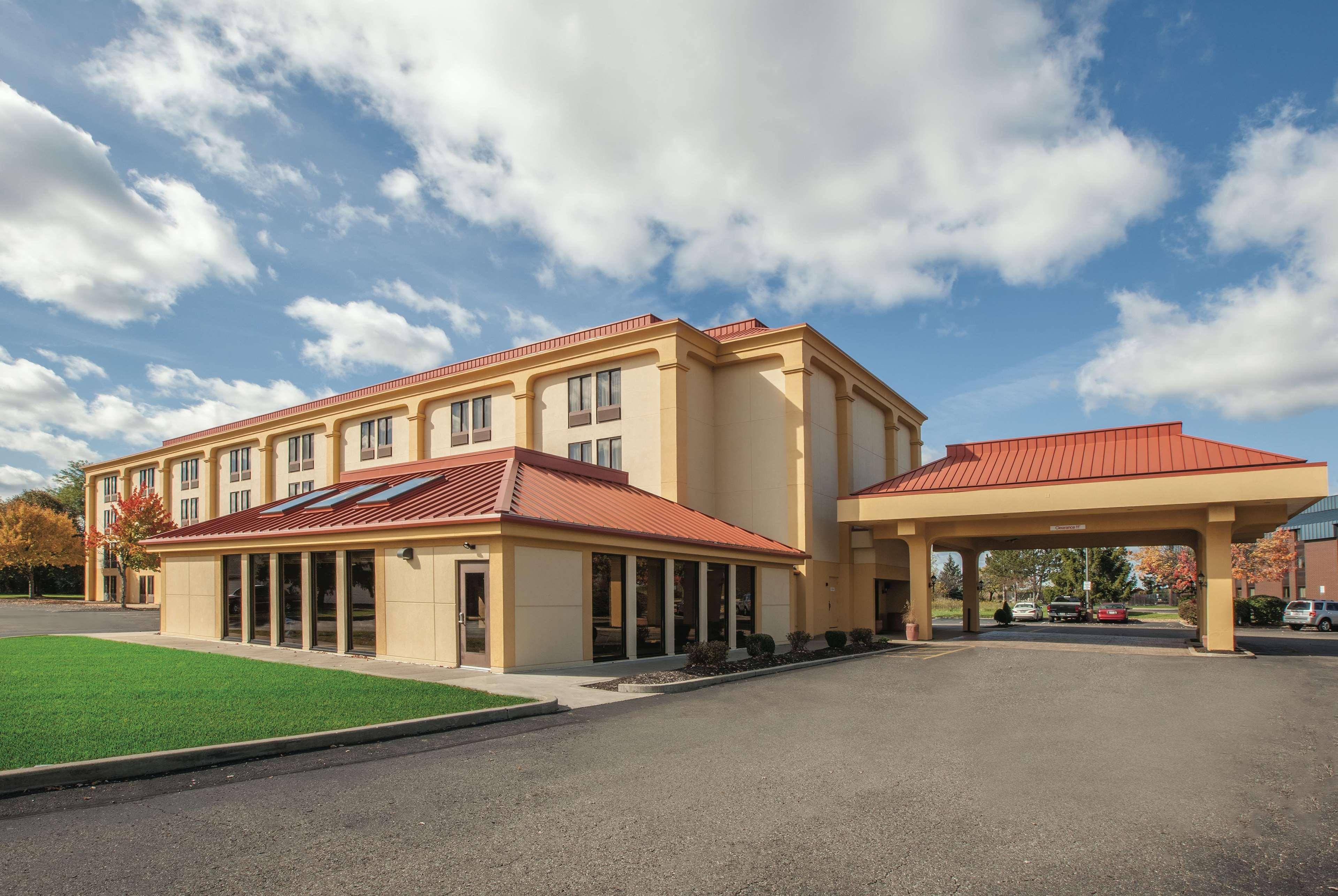 Country Inn & Suites By Radisson, Canton Near Hall Of Fame Норт-Кантон Экстерьер фото