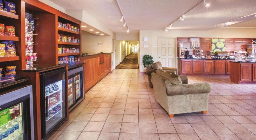 Country Inn & Suites By Radisson, Canton Near Hall Of Fame Норт-Кантон Экстерьер фото