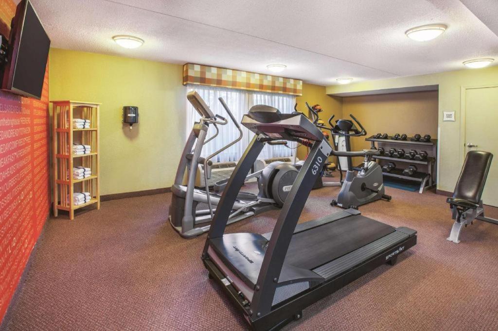 Country Inn & Suites By Radisson, Canton Near Hall Of Fame Норт-Кантон Экстерьер фото