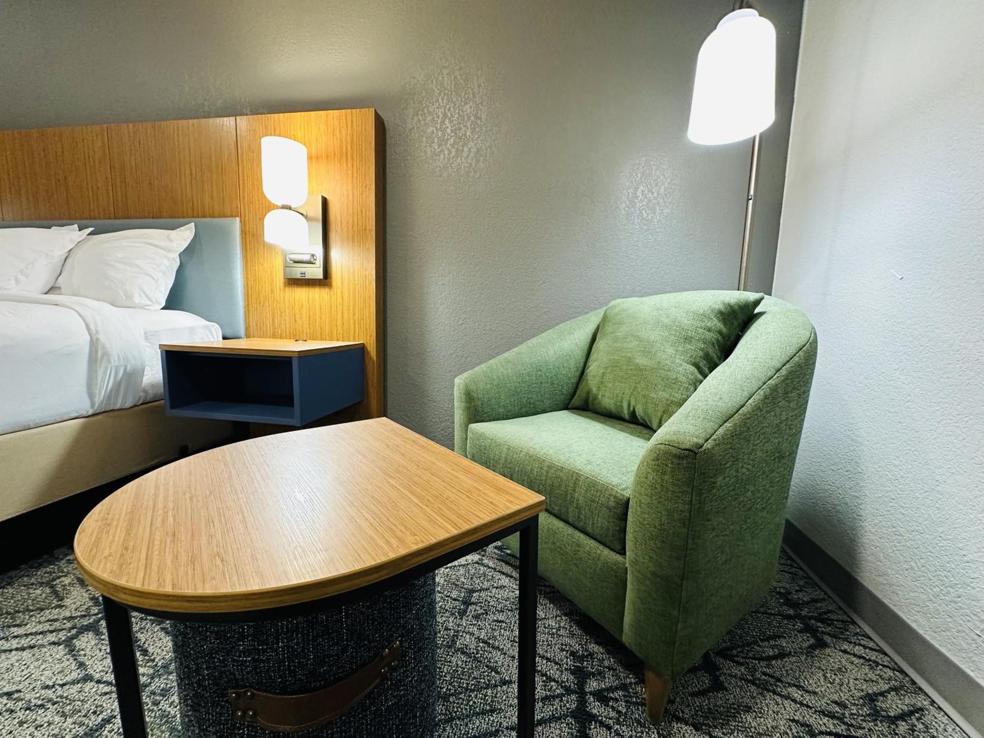 Country Inn & Suites By Radisson, Canton Near Hall Of Fame Норт-Кантон Экстерьер фото