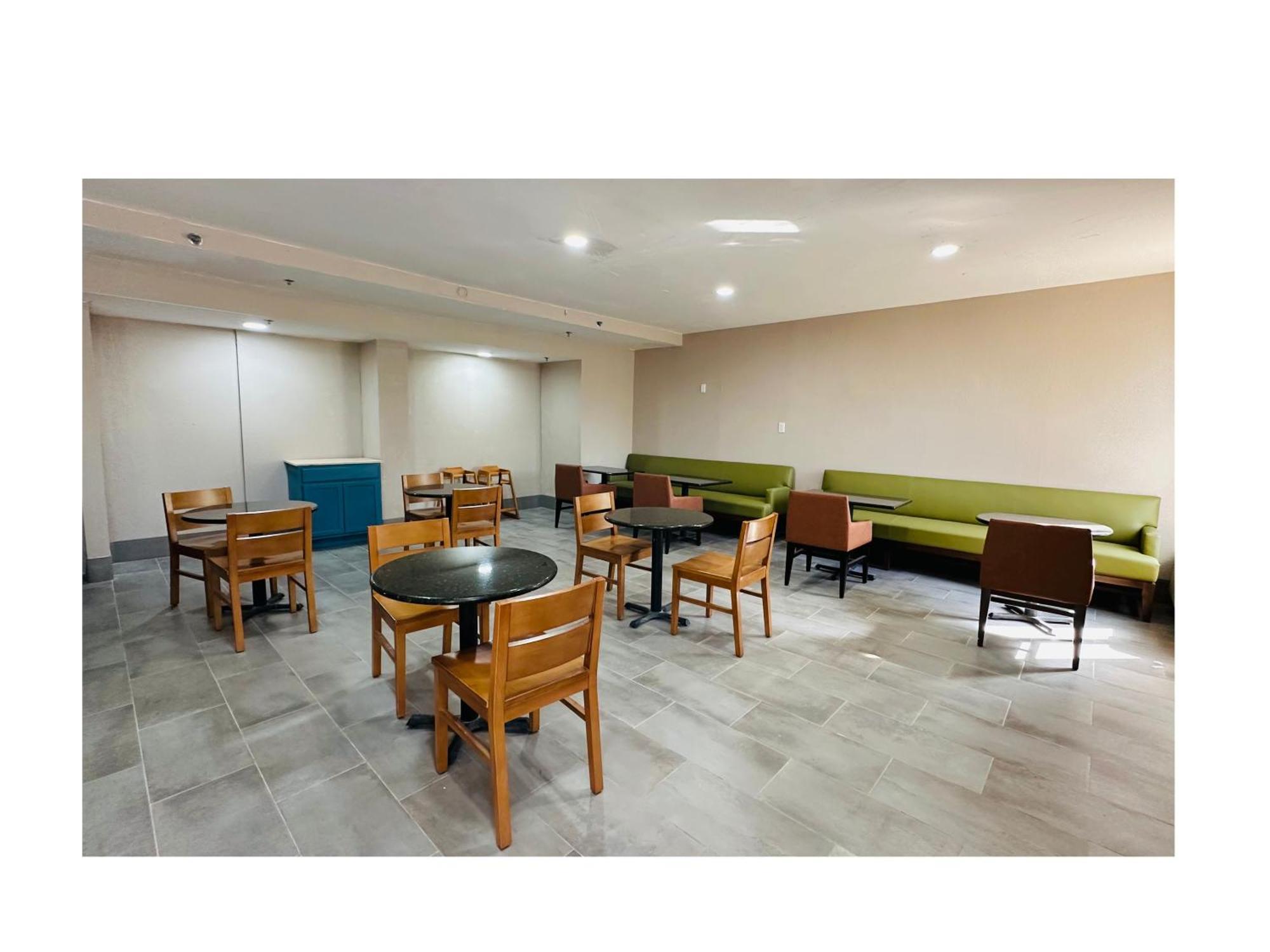 Country Inn & Suites By Radisson, Canton Near Hall Of Fame Норт-Кантон Экстерьер фото