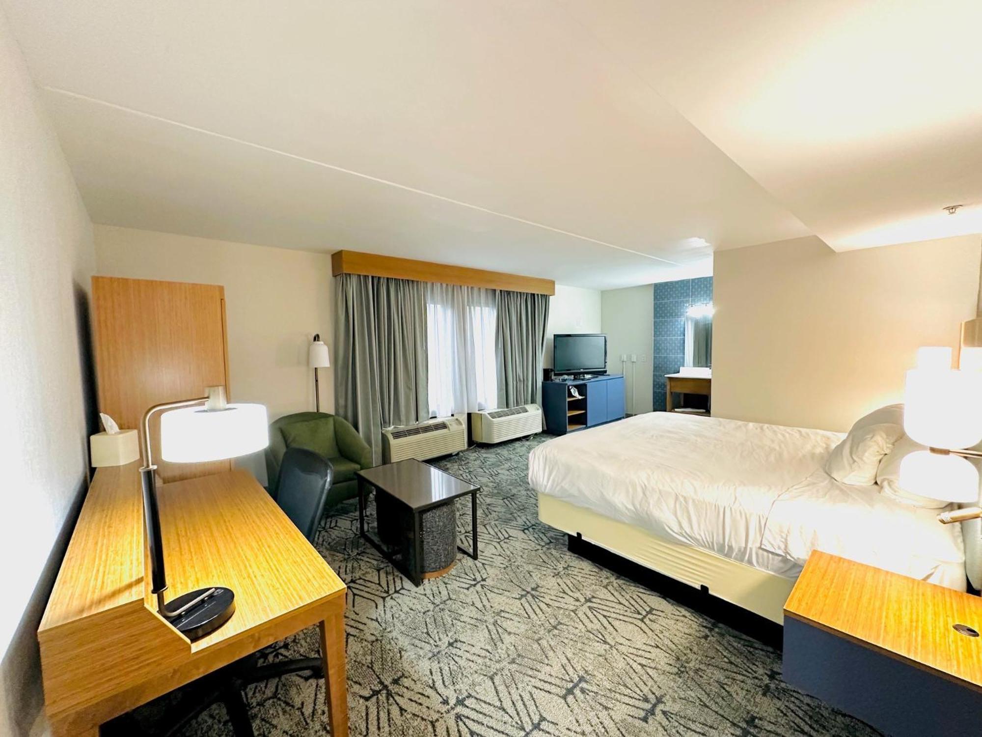 Country Inn & Suites By Radisson, Canton Near Hall Of Fame Норт-Кантон Экстерьер фото