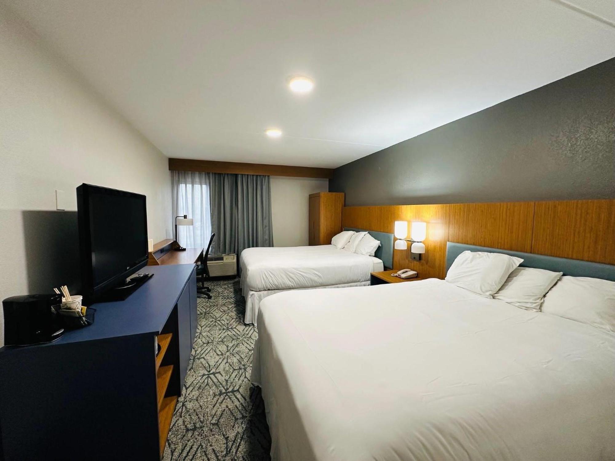 Country Inn & Suites By Radisson, Canton Near Hall Of Fame Норт-Кантон Экстерьер фото