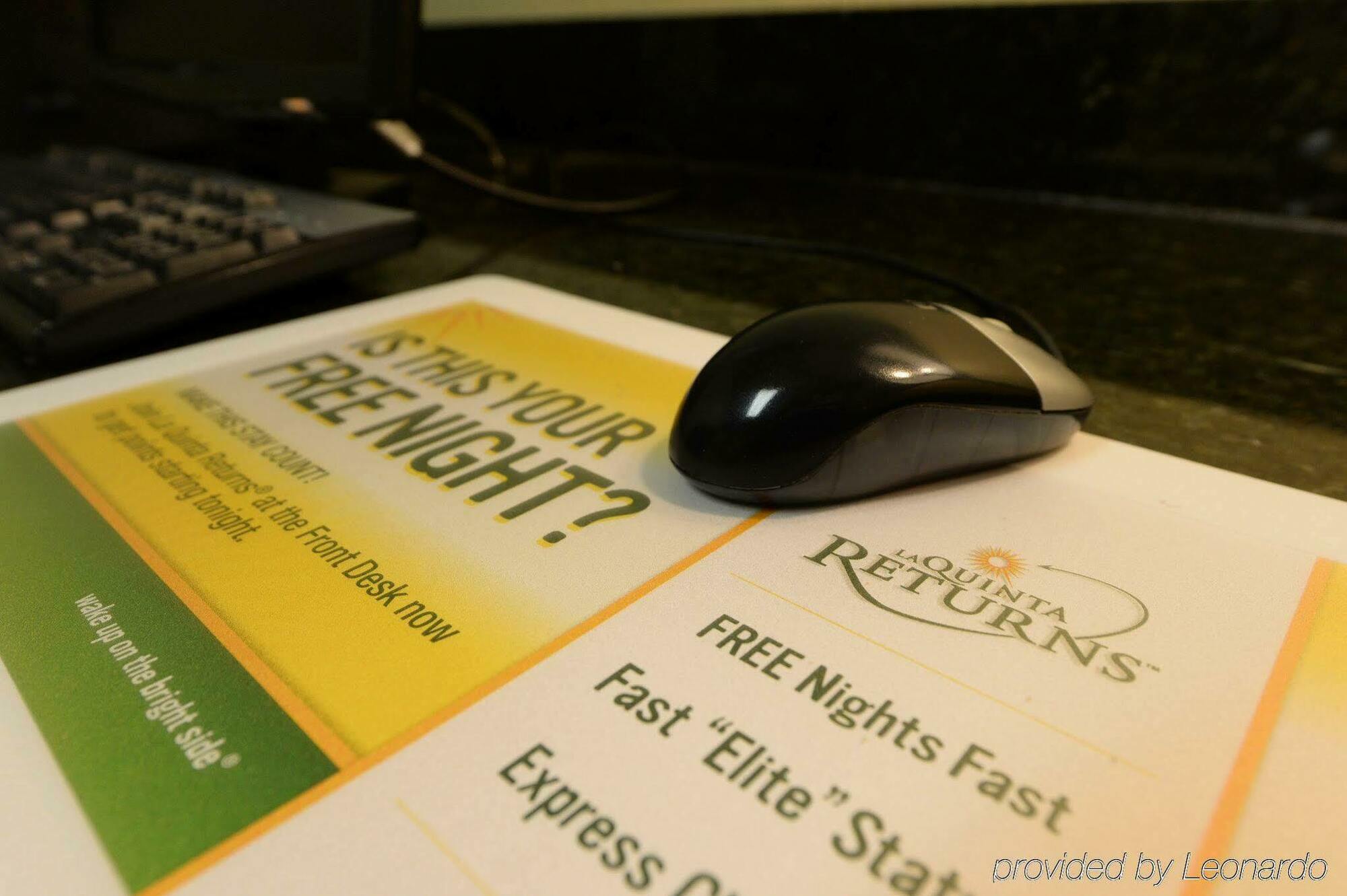 Country Inn & Suites By Radisson, Canton Near Hall Of Fame Норт-Кантон Экстерьер фото